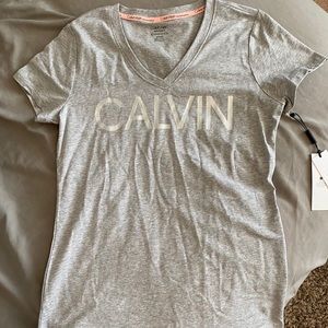 Calvin Klein t-shirt size Small